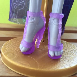 Monster High Abbey Bominable Doll Skully Shores Purple Shoes ONLY - Picture 1 of 4