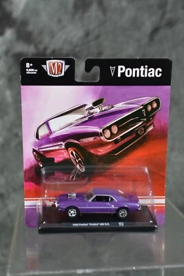 M2 Machines 1: 64 比例汽车驾驶员 Drags 1968 庞蒂亚克 Firebird 400 H.O. 紫色 — 第 1/2 张图片