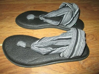 Sandálias sapatos femininos SANUK tamanho 7 - Imagem 1 de 2