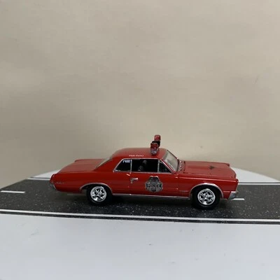Johnny Lightning Classic Gold 1965 Pontiac GTO 2-Door Waskom Police Car Red NM   - Image 1 of 4