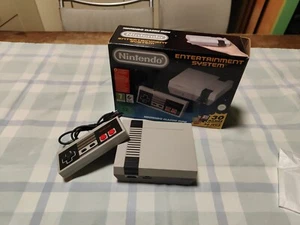 Nintendo Classic Mini NES 512MB Grigia Console Nuova Con 30 Giochi Installati - Foto 1 di 6