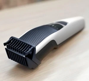 Philips Beardtrimmer serie 3000, regolabarba con tecnologia Lift & Trim - Foto 1 di 7