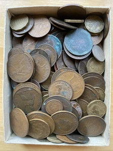Job lot selection of mostly pre-decimal British, UK "Copper" & "Brass" coins - Imagen 1 de 5