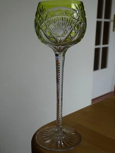 ST LOUIS ANCIEN GRAND VERRE A VIN COULEUR ROEMER CRISTAL FANTAISIE JAUNE 22,2 cm - Picture 1 of 11