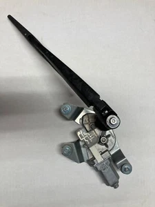 Wiper Motor Assembly Rear MITSUBA 8004 2015 Nissan Leaf - Picture 1 of 3