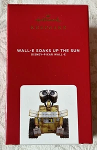 2020 Hallmark Keepsake Pixar Wall-E Soaks Up The Sun Christmas Ornament Disney - Picture 1 of 1