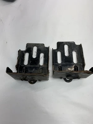 Par de soportes superiores de montaje de radiador diésel 95-97 Ford F250 F350 7,3 Foto 1 de 4