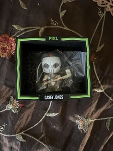 Thrilljoy PIXL Casey Jones Vinyl Figure - TMNT Teenage Mutant Ninja Turtles - Picture 1 of 2