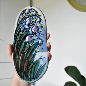 ARABIA Finland Flower Wall Plaque 9"x 4.25" Plate Hanger Heljä Liukko-Sundström - Picture 1 of 9