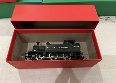 Mainline Locomotive BR68745 - Image 1 of 3