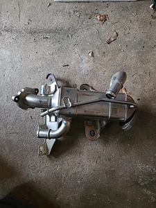 Enfriador de recirculación de gases de escape (EGR) - GM (55513487) OEM Silverado 2020-2024 - Imagen 1 de 2