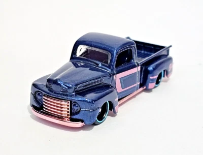 2022 风火轮散装 54 周年蓝色和粉红色 49 福特 F-1 #1/5 — 第 1/4 张图片