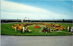 Gardens, Lawns and Information Bureau Greet Visitors, Nova Scotia, Ca. Postcard - Picture 1 of 2