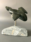Art inuit sculpture esquimau baleine Daniel Ohiktook sur base #90151 1996