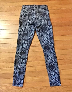 7 for all mankind Denim Embroidered Blue Rose Jeans Size 24 Skinny Jeans - Picture 1 of 9