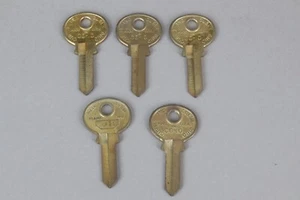 Lot of 5 vintage NOS Curtis CO-10 key blanks - Picture 1 of 2