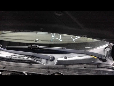 TUCSON 2010-2015 Right Wiper Arm               1703162 - Image 1 of 4