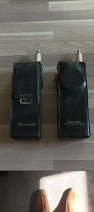 PAIRE DE talkie walkie SHARP CBT-66 & CBT-50 de 1968 untested for parts - Zdjęcie 1 z 8