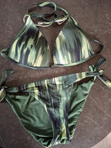 Calzedonia Bikini grün  gemustert Gr. S  85B/80C/ 75D neuwertig - Bild 1 von 3
