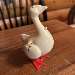 Vintage WHITE Hard Plastic GOOSE DUCK EGG LAYING TOY - Picture 1 of 4
