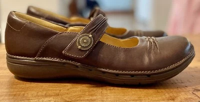 Clarks неструктурированный Mary Jane комфорта плоскостях туфли кожи коричневый женщин размер 7,5 N - Изображение 1 из 4