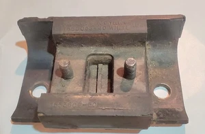 Transmission Mount 1553609 Studebaker Avanti Hawk Lark Commander 56 58 60 63 64  - Bild 1 von 5