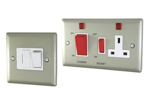 Unidad de conexión de cocina Volex cromo satinado 45A enchufe 13A interruptor de carril fusionado - Imagen 1 de 3