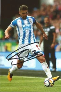 HUDDERSFIELD: TOMMY SMITH SIGNED 6x4 ACTION PHOTO+COA - Picture 1 of 1