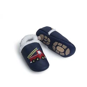 Liya's gefütterte Lederpuschen mit Teilgummisohle - #383 Feuerwehr in dunkelblau - Bild 1 von 3