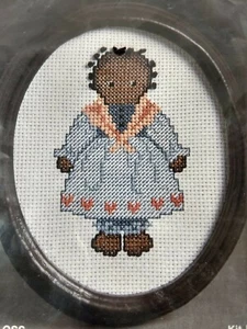 Vintage 1986 Good Shepherd gezähltes Kreuzstich-Set - Corn Row Puppe - mit Rahmen - Bild 1 von 3