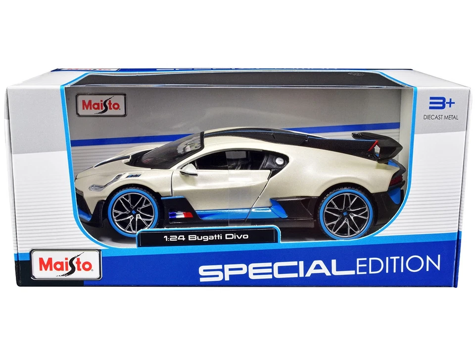 Bugatti Divo Blanco Satinado Metálico con Acentos de Carbono y Azul "Edición Especial" Foto 1 de 1