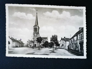 CPA 53 SAINT-PIERRE-DES-NIDS - Place de l'Eglise - Imagen 1 de 2