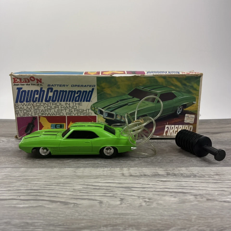 De Colección Eldon Touch Command Firebird 1970 Control Remoto Modelo Coche Verde con Caja LEER Foto 1 de 4