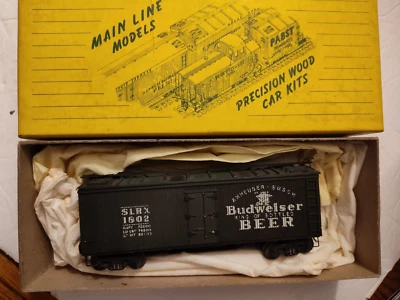 Ho Scale Main Line  Budweiser Beer  40' Standard reefer  Box Car  Kit vintage - Image 1 of 4