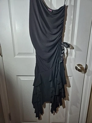 Vestido elegante negro para mujer OXOXO talla L lado acanalado, parte inferior oscilante con volantes LEER Foto 1 de 4