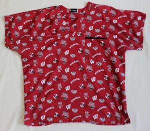 Scrub Dudz Top Size L Wisconsin Badgers Red All-Over Logo Short Sleeve V-Neck - Picture 1 of 12