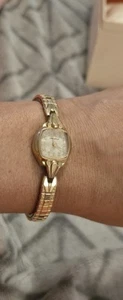 Vintage Caravelle von Bulova goldfarben läuft nicht fehlt Drehzifferblatt Schrott - Bild 1 von 12