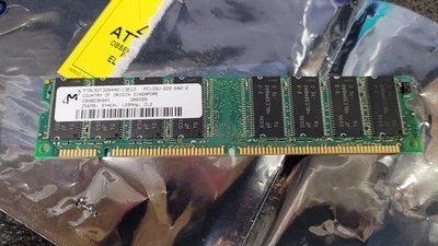 Micron MT8LSDT3264AG-13EC2 256MB PC133-222-452-Z Memoria DIMM Foto 1 de 3
