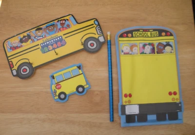 Lakeshore учебный класс школьный автобус держатель ключей 8 1/2 X 4 дюйма и набор из 3 предметов для заметок - Изображение 1 из 4