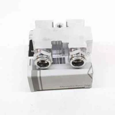 OEM 0005010765 Mercedes Benz Genuine GLK 250 2013-2015 Thermostat - Image 1 of 4