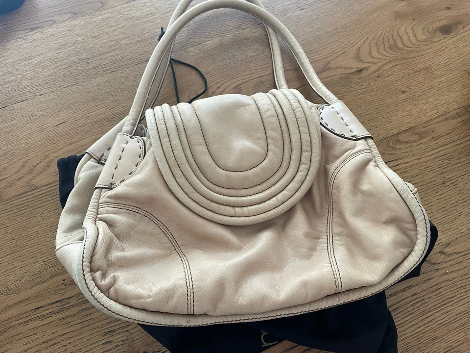 Bolso de hombro de cuero Mimco - debajo del radar - en panqueque PVP $395 Foto 1 de 4