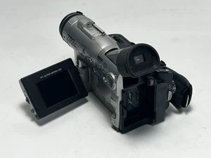 Sharp VL-WD255 VL-WD255U MiniDV Mini DV Camcorder -UNTESTED - Picture 1 of 3