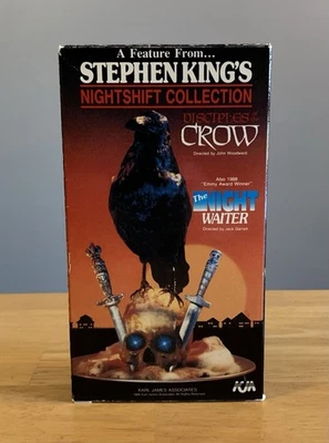 Stephen King Nightshift Collection VHS - Disciples of the Crow/The Night Waiter Foto 1 de 4
