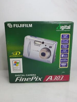 FUJIFILM DIGITAL CAMERA FINEPIX SERIES A303 3.2MP SILVER  BOXED - Image 1 of 4