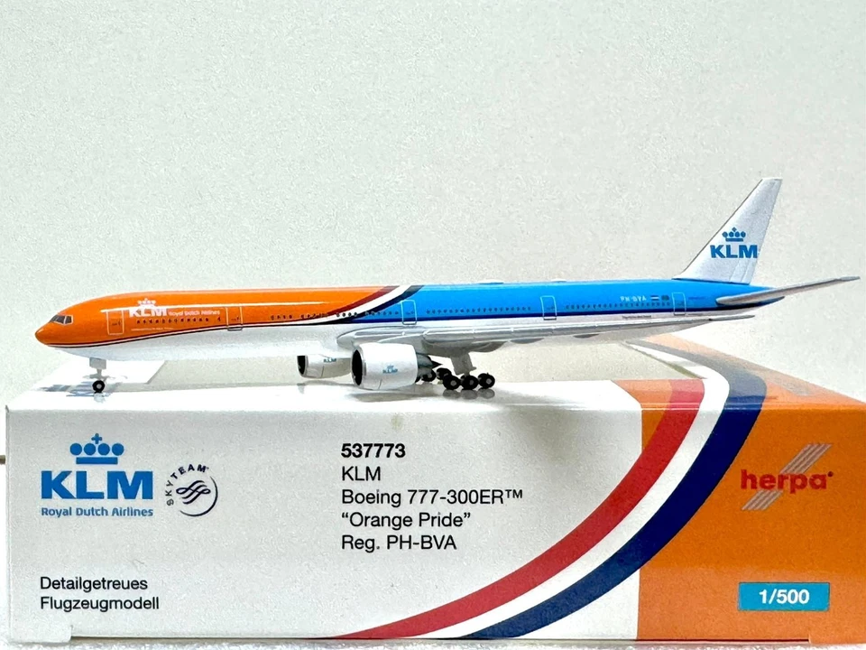 Herpa Wings 1 500 Boeing 747-8 I Lufthansa Sachsen (531283-001)