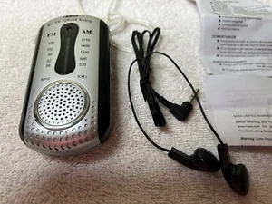 Am Fm Mini Pocket Radio With Built-In Speaker NR-721 Naxa - Picture 1 of 10
