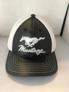 Mustang Base cap Schwarz/Weiß - Bild 1 von 6