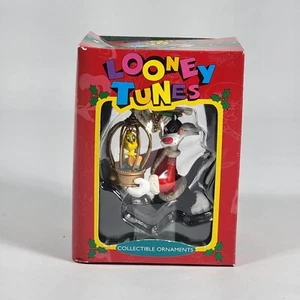 VTG Looney Tunes Warner Bro Sylvester & Tweety W/Gift Tag For Granny Ornament 95 - Picture 1 of 15