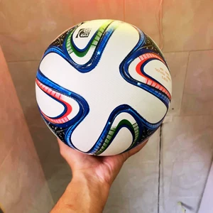 Adidas Brazuca 2014 FIFA World Cup Official Match Soccer ball - Picture 1 of 4
