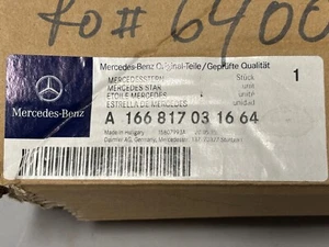 MERCEDES BENZ GENUINE OEM ILLUMINATED STAR HOOD LOGO A 166 817 03 16 64 READ - Picture 1 of 5